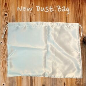 Elegant White Dust Bag